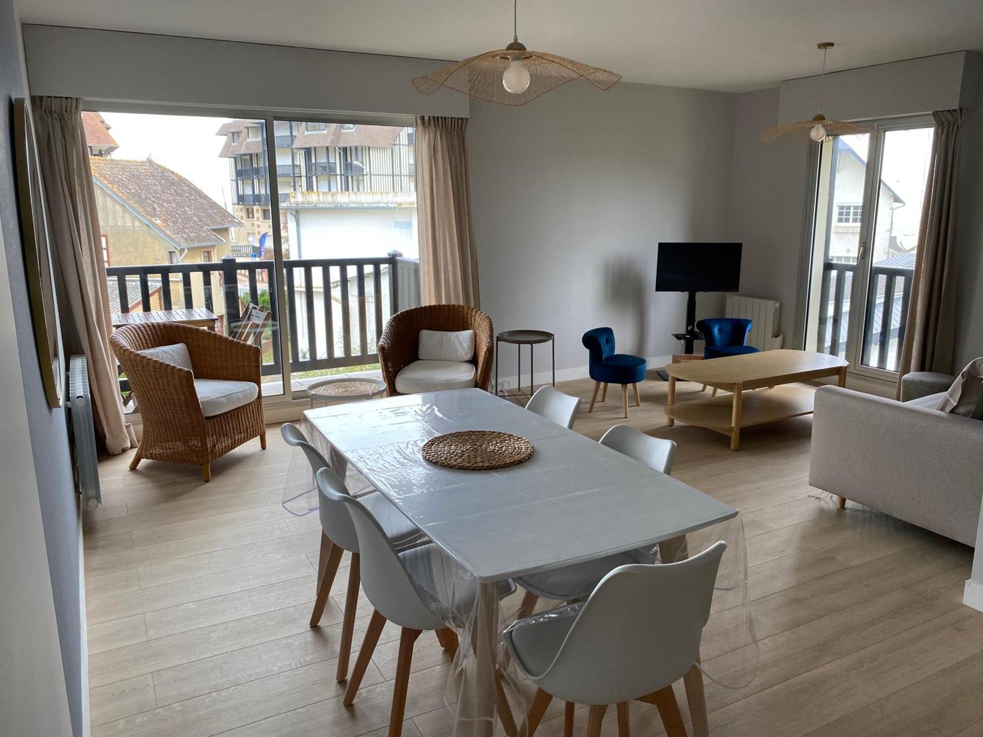 Appartement 65M2 Avec Balcon Vues Partielles Mer A 150M De La Plage Et Centre, Wifi Et Parking Prive Blonville-sur-Mer Ngoại thất bức ảnh