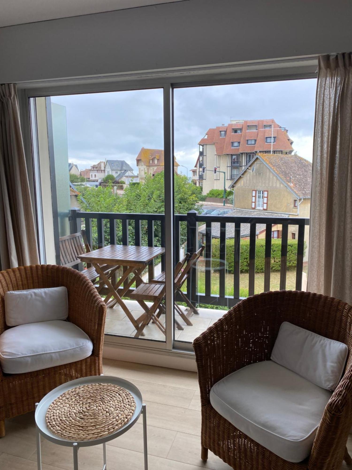 Appartement 65M2 Avec Balcon Vues Partielles Mer A 150M De La Plage Et Centre, Wifi Et Parking Prive Blonville-sur-Mer Ngoại thất bức ảnh